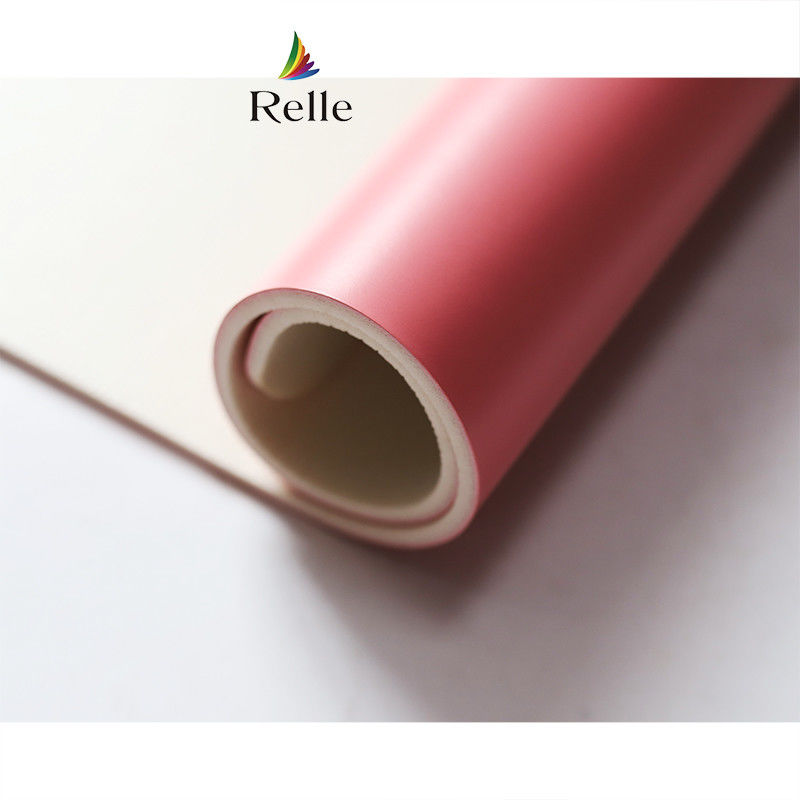 Relle Putih Gloss Seamless PVC Vinyl Flooring Roll untuk Studio Tari SGS Certified PVC