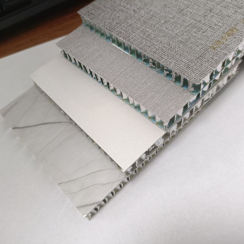Aluminium Dekoratif Lantai Langit-langit 2x2 Kayu Melihat Lantai Langit-langit Untuk Hotel