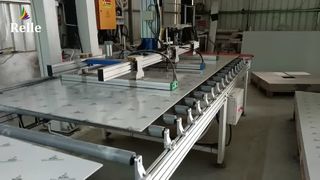 Pertunjukan produksi panel dinding Relle A1 FR